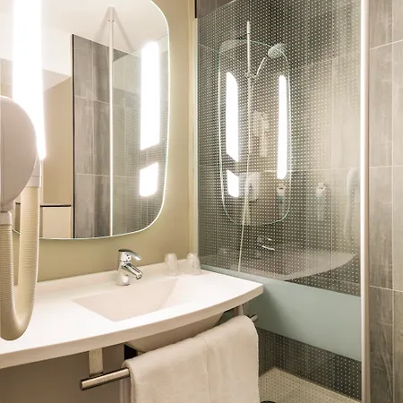 Ibis Paris Gare Du Nord Chateau Landon 10Eme Exterior photo